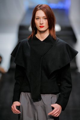 Model in black top Anna Arguello creation